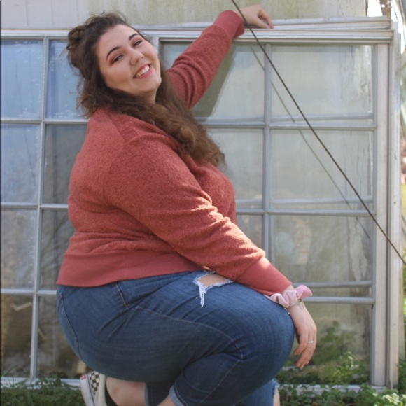 Meet your Posher, Mackenzie - Picture 1 of 1